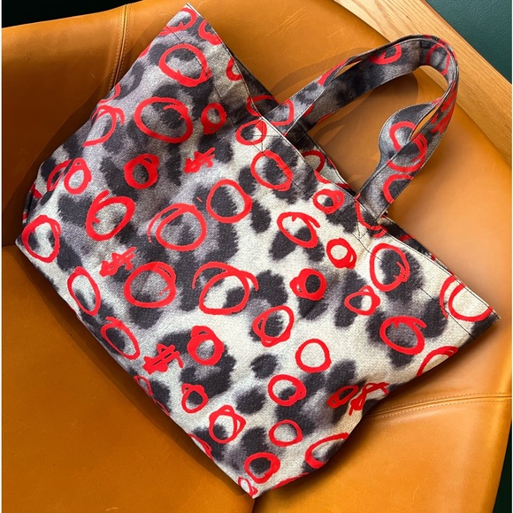 Vivienne Westwood large tote bag with a big logo ORB drop - Picture 2 of 16